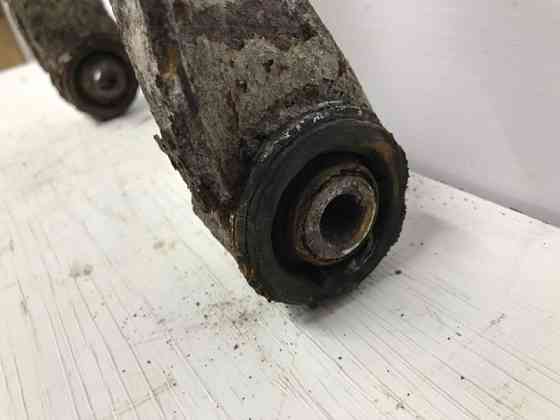 Рычаг передний верхний правый Mitsubishi L200 KB 2.5 ДИЗЕЛЬ 4D56U 2006 (б/у) Київ