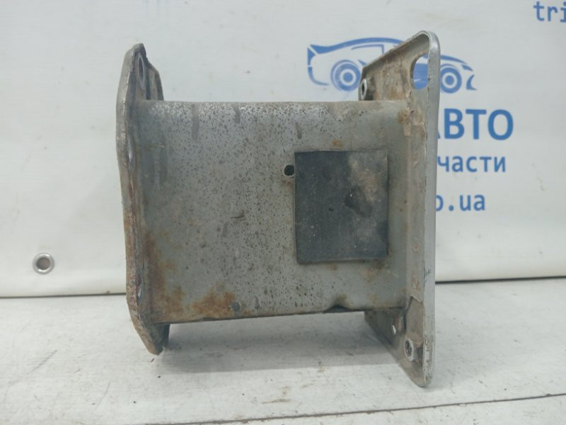 Кронштейн усилителя переднего бампера Hyundai I30 2007-2012 647102L000 (Арт. 61679) Киев - изображение 1