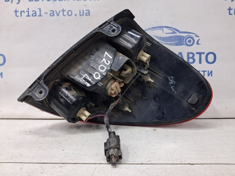Фонарь задний внешний левый Mitsubishi L200 KB 2.5 DIESEL 4D56 2006 (б/у) Київ - зображення 4