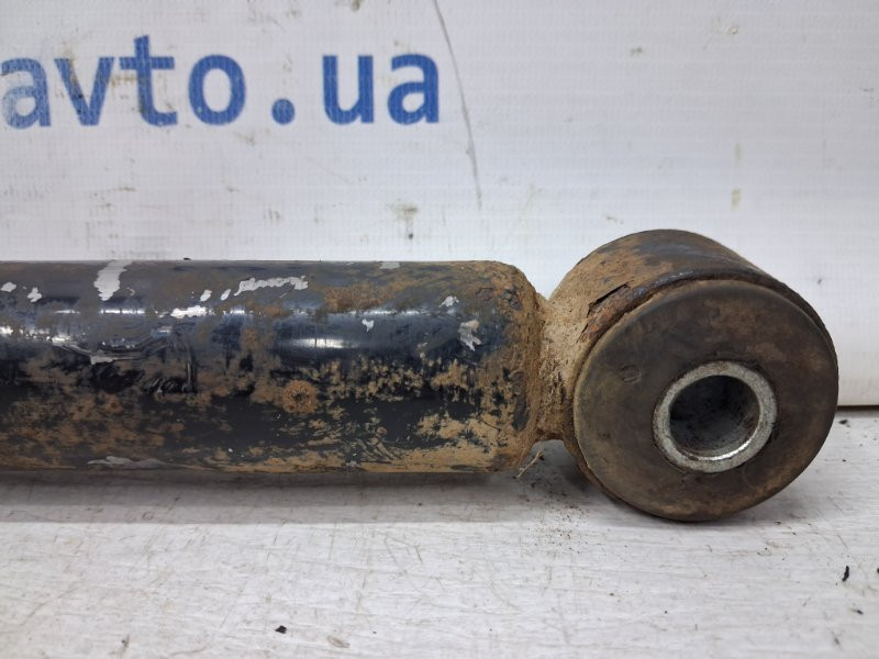 Амортизатор задний Nissan Navara D40 2.5 DIESEL YD25DDTI 2004 (б/у) Киев - изображение 3