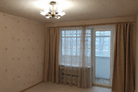 1 - комн. 38,5 м. кв. Чешка, ж/м Тополь-3. Состояние жилое, свободна. Дніпро