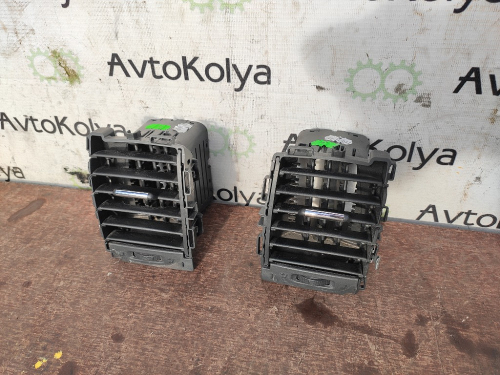 Дефлектор воздушный центральный Renault Trafic III 2014-2021 Ковель - зображення 1