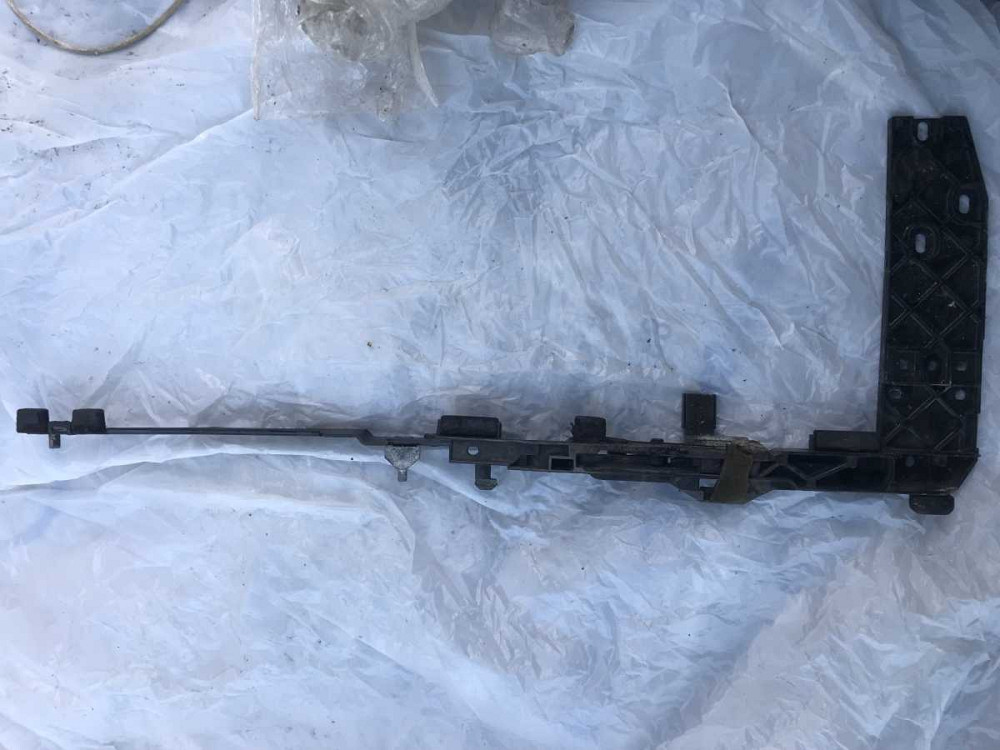 Направляющая Салазка для стекляного люка на W-140 Київ - зображення 3