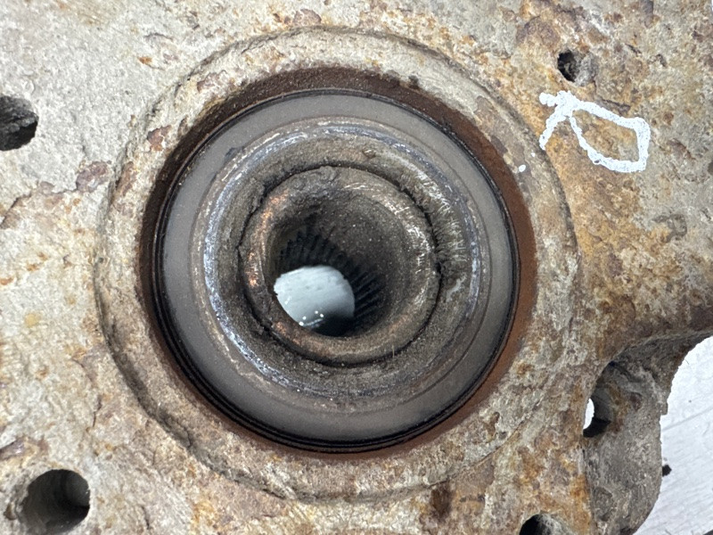 Кулак поворотный правый со ступицей Kia Sorento BL 2.5 DIESEL D4CB 2002 (б/у) Київ - зображення 7