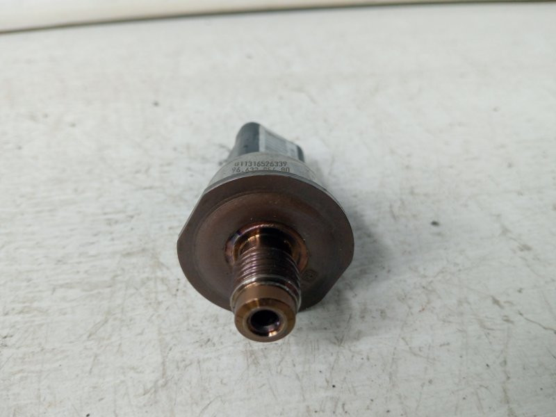 Датчик давления топлива в рейке Ford Kuga CBS 2.0 DIESEL 2011 (б/у) Київ - зображення 2