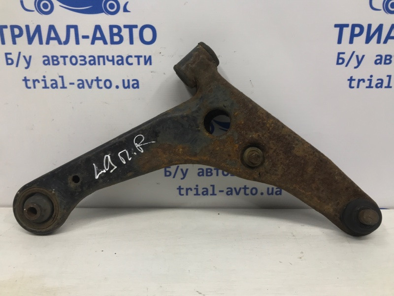 Рычаг правый Mitsubishi Lancer 9 1.6 БЕНЗИН 4G18 2003 (б/у) Київ - зображення 1