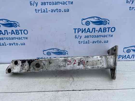 Кронштейн усилителя переднего бампера Jeep Cherokee KL 2.4 БЕНЗИН ED6 2013 прав. (б/у) Киев