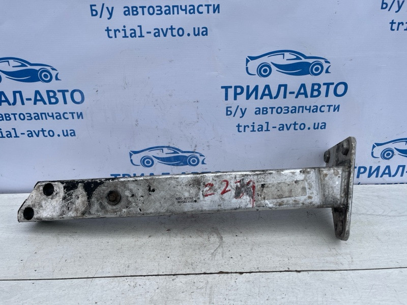 Кронштейн усилителя переднего бампера Jeep Cherokee KL 2.4 БЕНЗИН ED6 2013 прав. (б/у) Киев - изображение 4