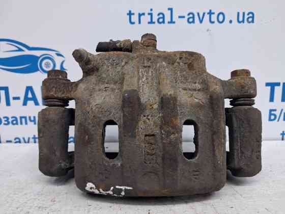 Суппорт передний правый Mitsubishi Outlander CU 2.4 БЕНЗИН 4G69 2003 (б/у) Киев