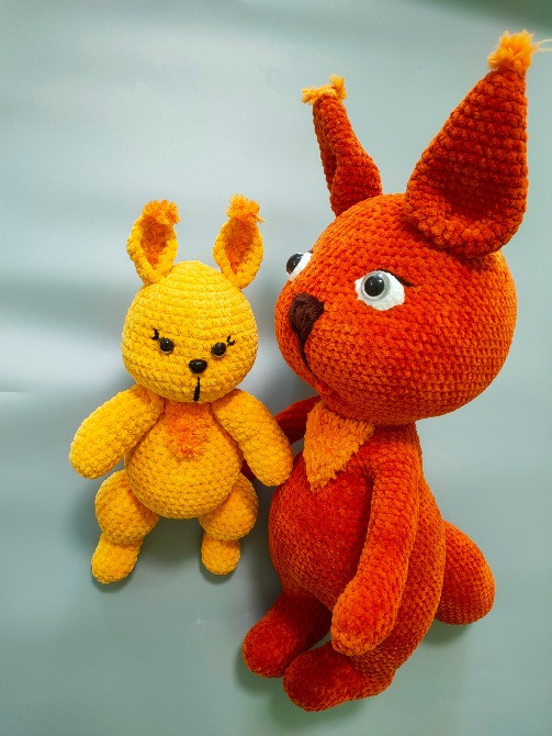 Іграшка Білка Білочка м'яка вязана 50 см ручна робота Нововолинськ - зображення 4