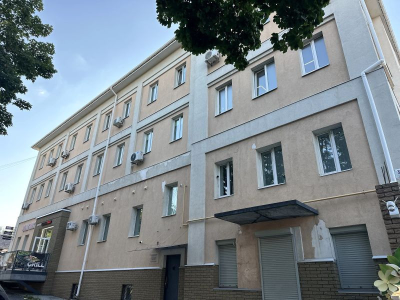 Продам будівлю 1900 м.кв. 4 сотки. вул.Михайла Грушевського Дніпро - зображення 1