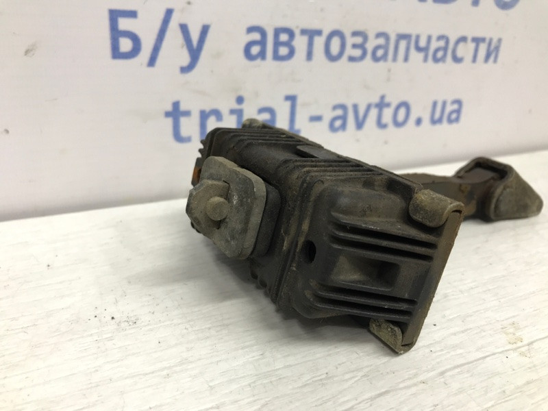 Ограничитель двери передний левый Toyota Avensis 2002-2010 6861005040 (Арт. 43059) Київ - зображення 2