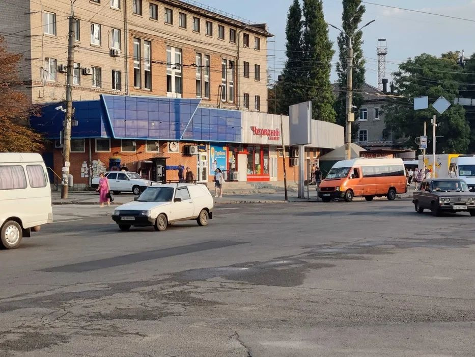 Продам торговый комплекс 216м2 с большим трафиком, пл.Старомостова. Дніпро - зображення 2