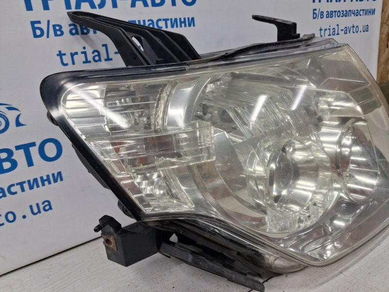 Фара правая галоген Mitsubishi Pajero Wagon 4 3.2 ДИЗЕЛЬ 4M41 2006 (б/у) Київ - зображення 2