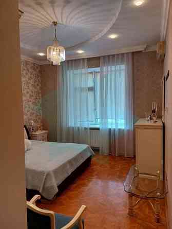 Здам. 3-к.кв. 4/8, Нагорка, пров. Євгена Коновальця 13 Дніпро