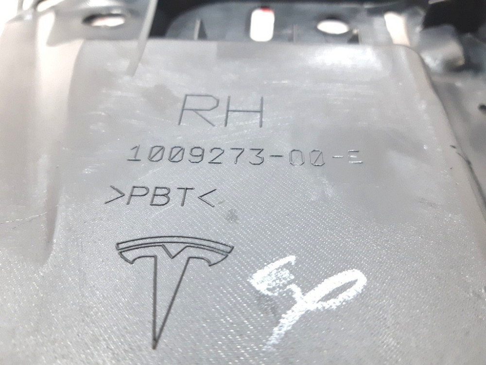 1Кронштейн внутренний правый стойки C Tesla model S, model S REST 1009273-00-F Киев - изображение 3