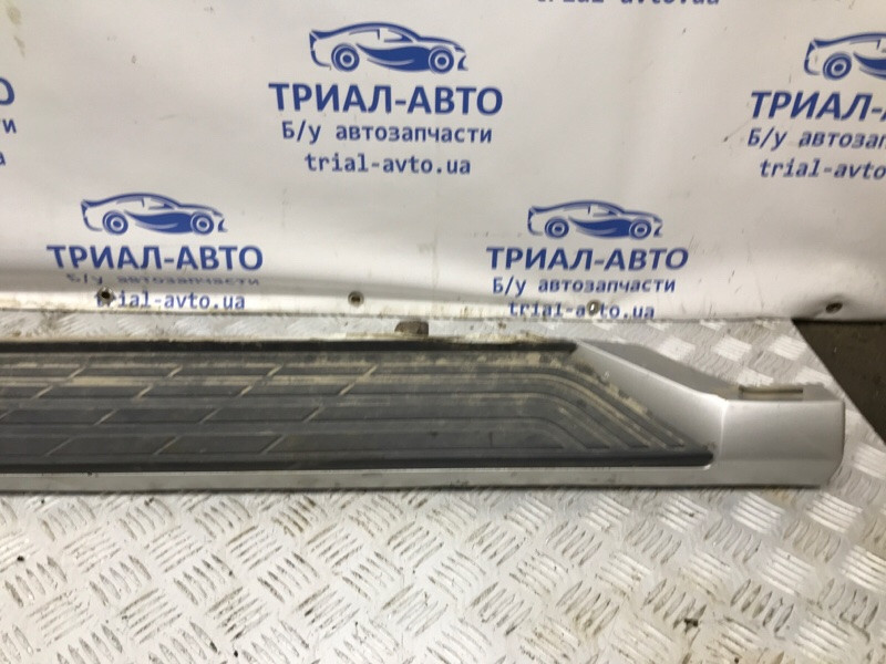 Подножка Mitsubishi Pajero Wagon 4 3.2 ДИЗЕЛЬ 4M41 2006 прав. (б/у) Київ - зображення 4