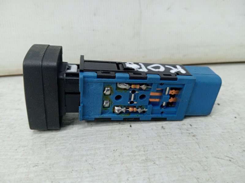 Кнопка обогрева сид. SsangYong Korando C200 2.0 DIESEL D20DT 2010 (б/у) Киев - изображение 2