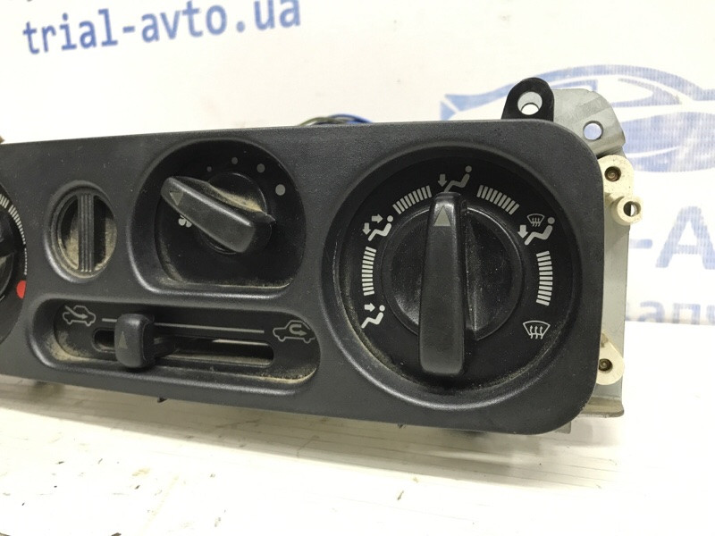 Блок управления кондиционером Mitsubishi Pajero Sport K9 2.5 DIESEL 4D56 1996 (б/у) Киев - изображение 3