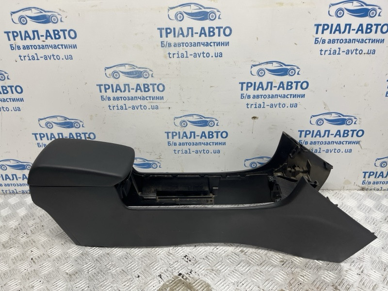 Подлокотник Mazda 3 2003-2009 BN8P-64-420G 02 (Арт. 81551) Киев - изображение 1