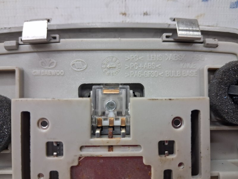 Плафон задний Chevrolet Captiva C140 2.2 DIESEL Z22D1 2006 (б/у) Киев - изображение 3