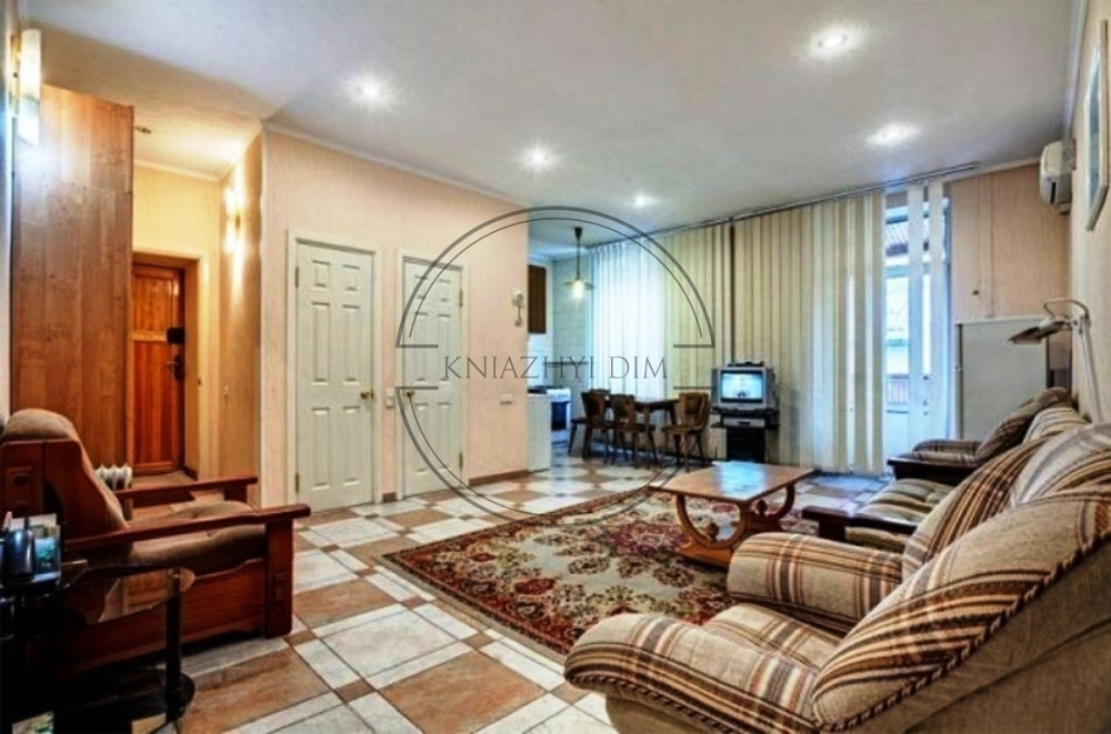 Продается 2 к.кв. в ЦЕНТРЕ возле м. Дворец спорта № 21105363 Киев - изображение 1