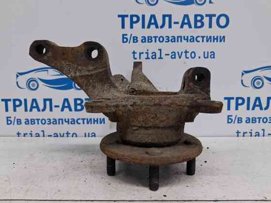 Кулак поворотный правый со ступицей Mitsubishi Outlander CU 2.4 БЕНЗИН 4G69 2003 (б/у) Київ