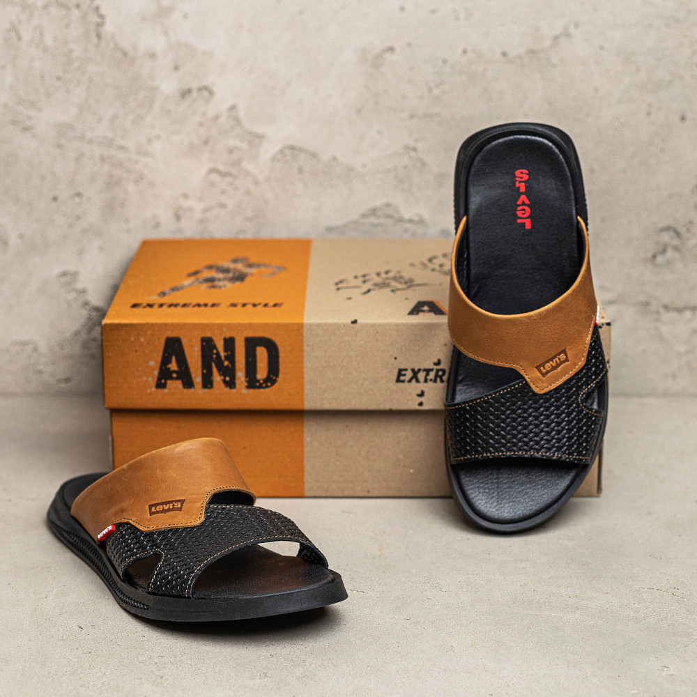 Мужские кожаные  летние шлепанцы-сланцы Levis Київ - зображення 5