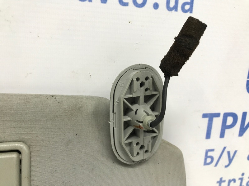 Козырек солнцезащитный правый Toyota Avensis T25 1.8 БЕНЗИН 1ZZFE 2002 (б/у) Киев - изображение 2