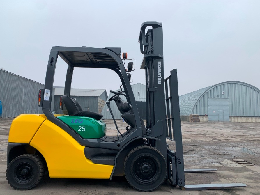 Вилковий автонавантажувач Komatsu з бічним зміщенням. Модель: FG25C-15. Львів - зображення 6