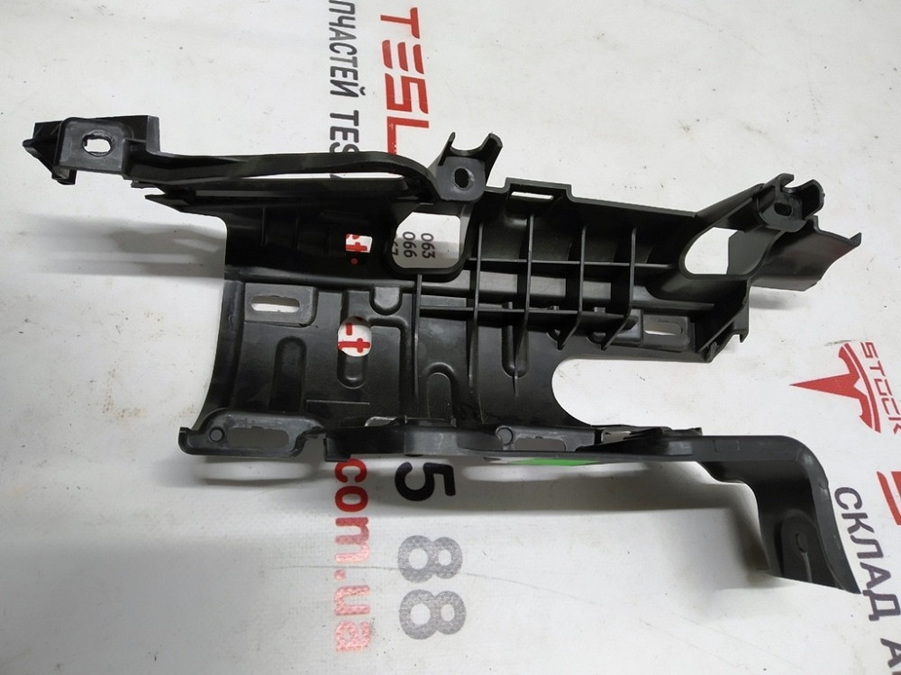 Кронштейн облицовки двери задней левой передний верхний (с повреждениями) Tesla model X 1055048-07-J Київ - зображення 2