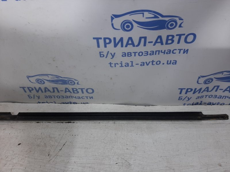 Молдинг стекла двери задний Toyota Avensis T25 2.0 DIESEL 1CDFTV 2002 (б/у) Київ - зображення 6