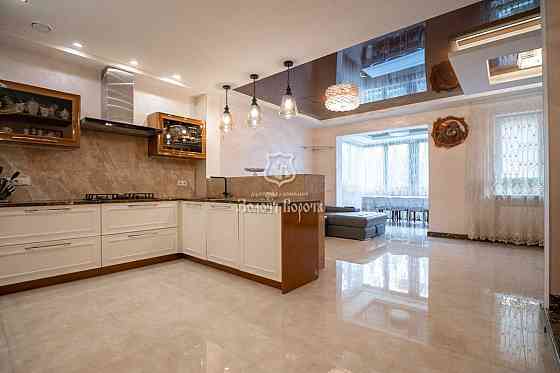 продажа 6-к таунхаус Киев, Оболонский, 280000 $ Киев