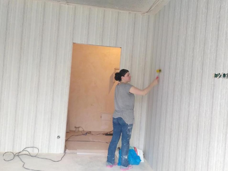 Поклейка обоев цена работы Київ - зображення 1