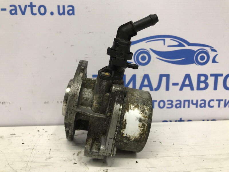 Насос вакуумный Nissan Qashqai J11 1.5 DIESEL K9K 2013 (б/у) Киев - изображение 1