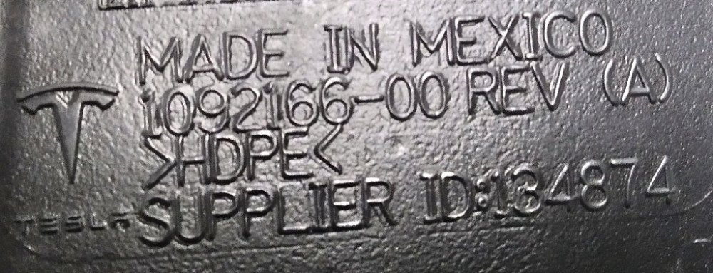 Колено воздуховода системы кондиционирования 2-го ряда сидений Tesla model 3 1092166-00-A Киев - изображение 4