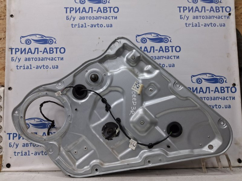 Стеклоподъемник задний правый (ручной) Kia Ceed ED 1.6 DIESEL D4FB 2006 (б/у) Киев - изображение 1