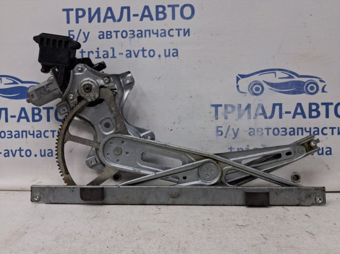 Стеклоподъемник передний правый Toyota Auris E150 1.6 БЕНЗИН 1ZRFAE 2006 (б/у) Київ - зображення 3