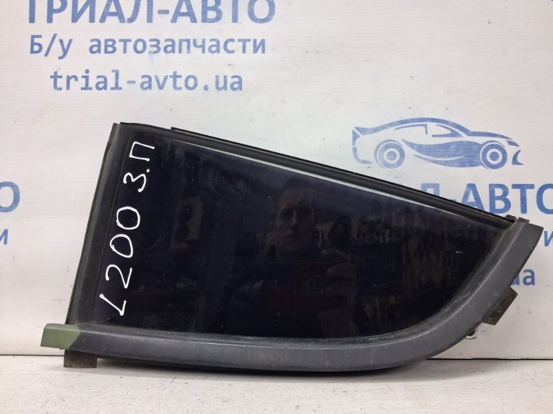 Стекло двери задней правой (форточка) Mitsubishi L200 KB 2.5 DIESEL 4D56 2006 (б/у) Київ - зображення 1