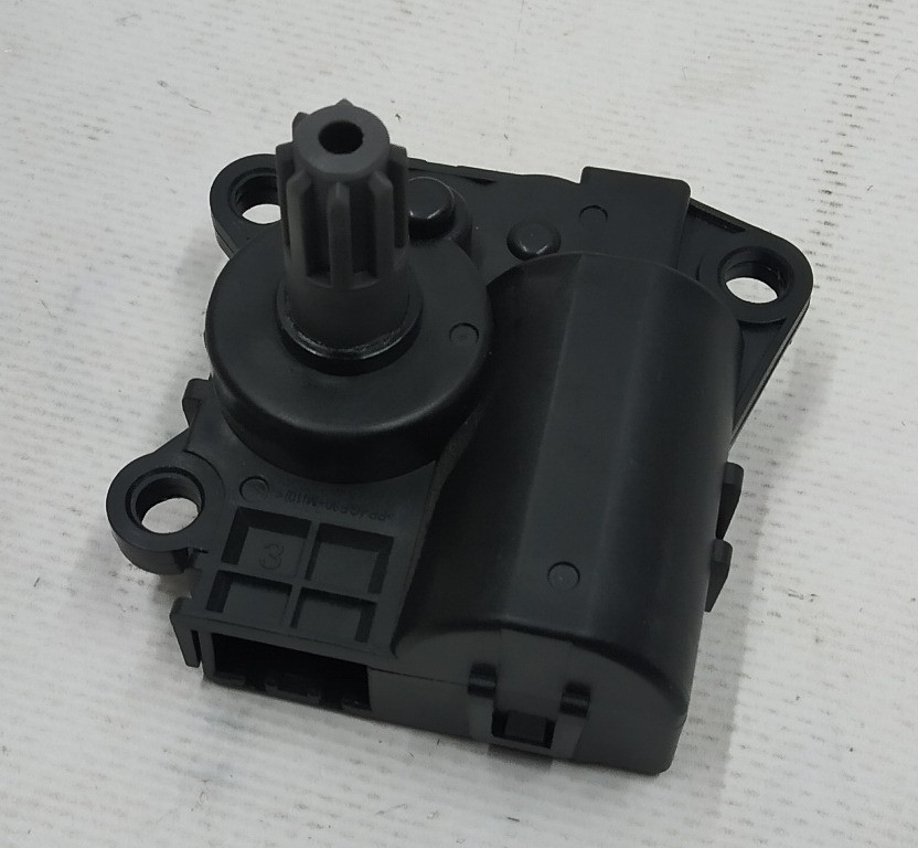 Привод (метки "3" и "4") климатической установки (печки) салона Tesla model 3 1099999-00-H Киев - изображение 4