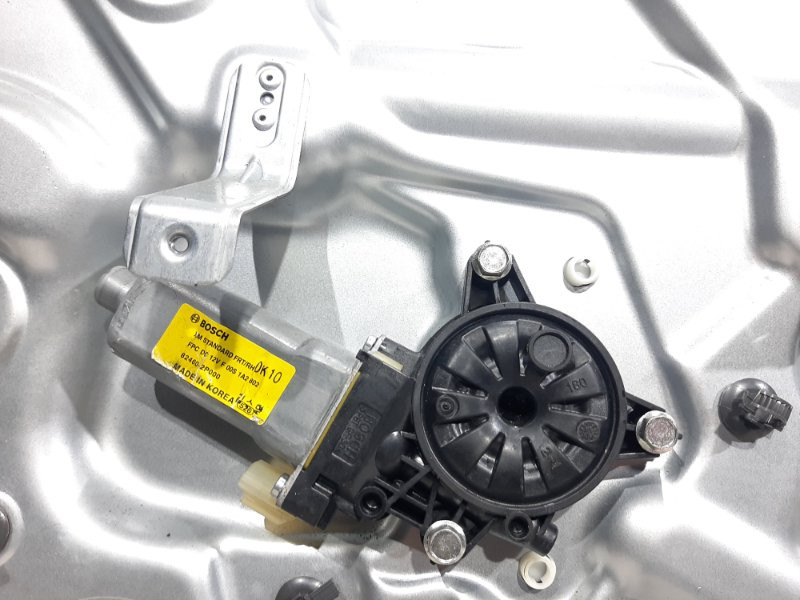 Стеклоподъемник передний правый Kia Sorento XM 2.0 DIESEL 2009 (б/у) Київ - зображення 2