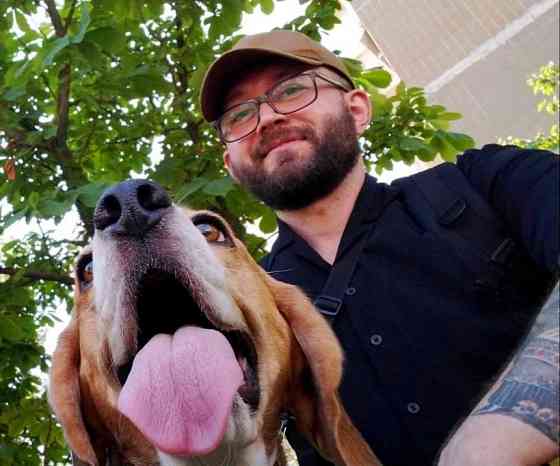 Бігль 4роки. Тяжко хворий військовий прилаштовує (втратив зір) Київ