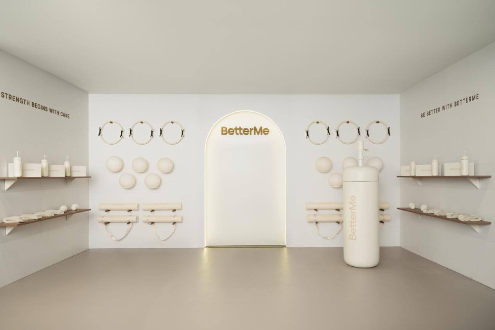 Рекламні фігури для брендових магазинів BetterMe Київ - зображення 2