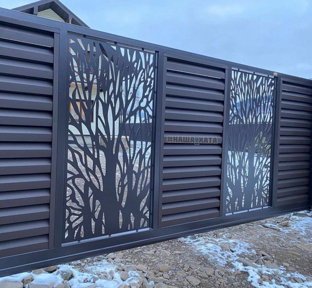 Сучасний паркан з художніми воротами та хвірткою.Виробник парканів Львов - изображение 1