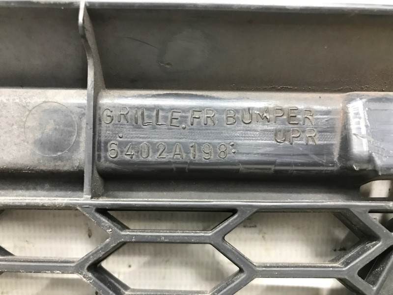 Решетка радиатора Рестайлинг Mitsubishi Outlander XL 2.2 DIESEL 4N14 2007 (б/у) Київ - зображення 8