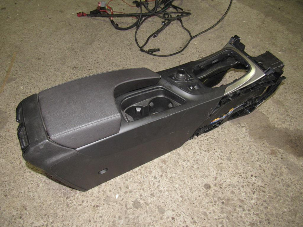 Подлокотник Opel Insignia Sports Tourer 2009-2013 Ковель - изображение 1