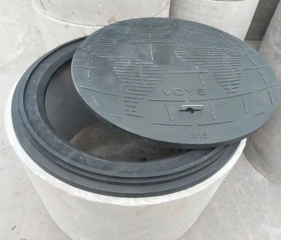 Люк канализационный увеличенный полимерпесчаный 1,12 м (А15) черный Київ