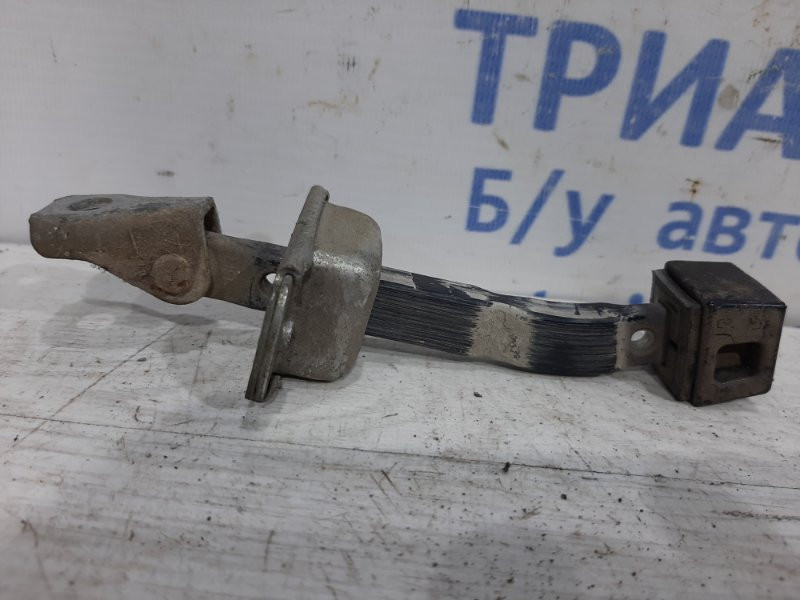 Ограничитель двери задний правый Mitsubishi L200 KB 2.5 ДИЗЕЛЬ 4D56U 2006 (б/у) Київ - зображення 3