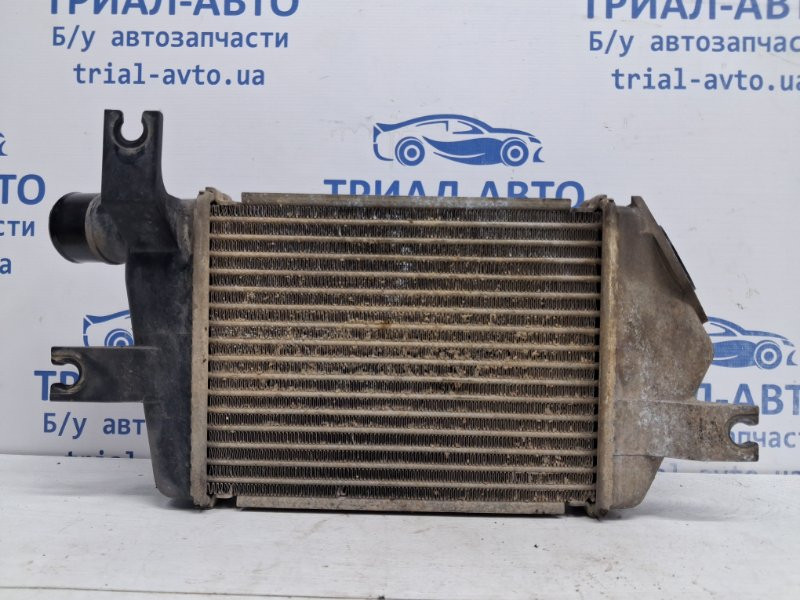 Радиатор интеркуллера Mitsubishi L200 KB 2.5 DIESEL 4D56 2006 (б/у) Киев - изображение 1