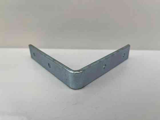 Куточок кріпильний 80х80х20х4 мм рівносторонній Нововолинськ